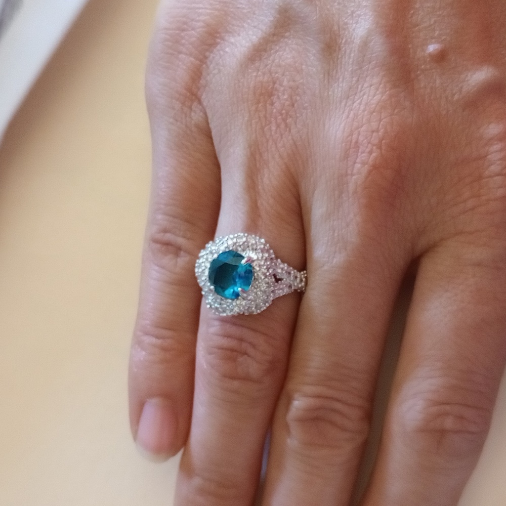Ring Ocean Blue Topaz size 6 NWOT